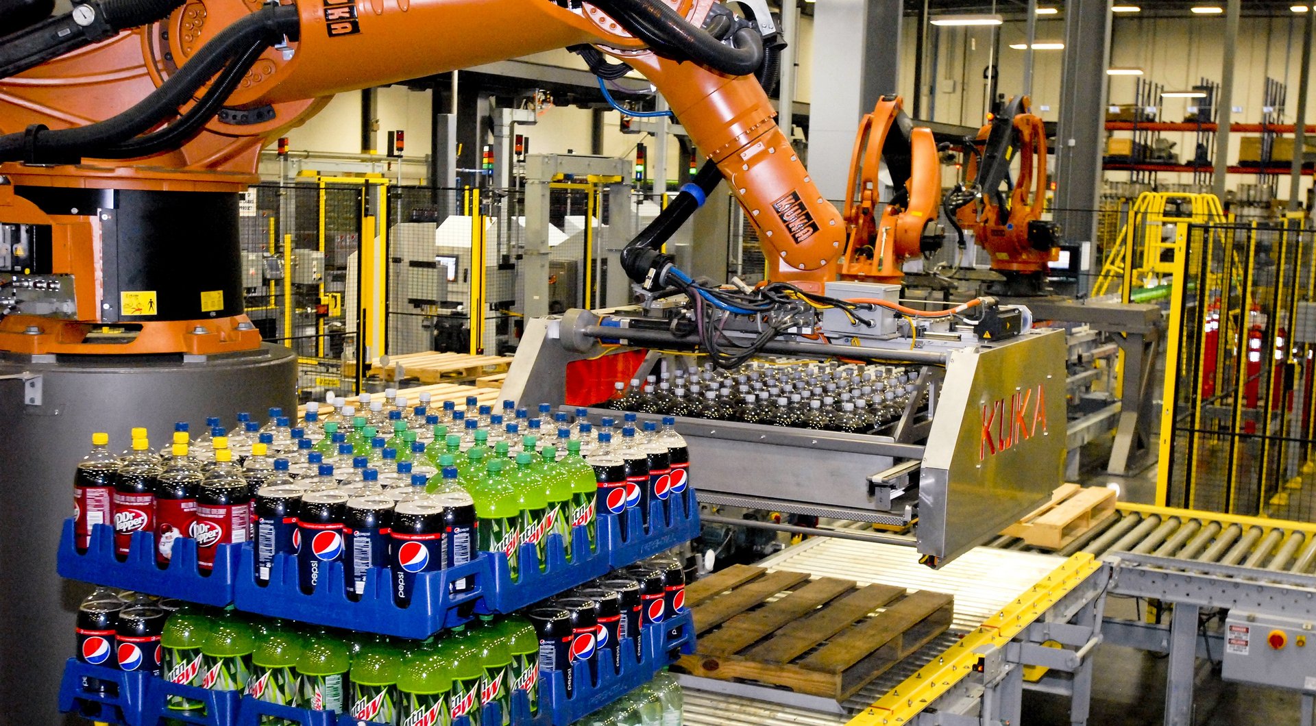 Roboter in einem automatischen Fördersystem, Pepsi Bottling Group